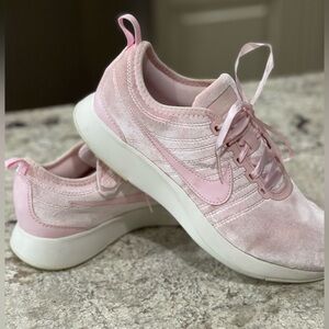 NIKE Coquette Pink Velvet Sneakers 7 Youth Low Rise Sneakers Valentine